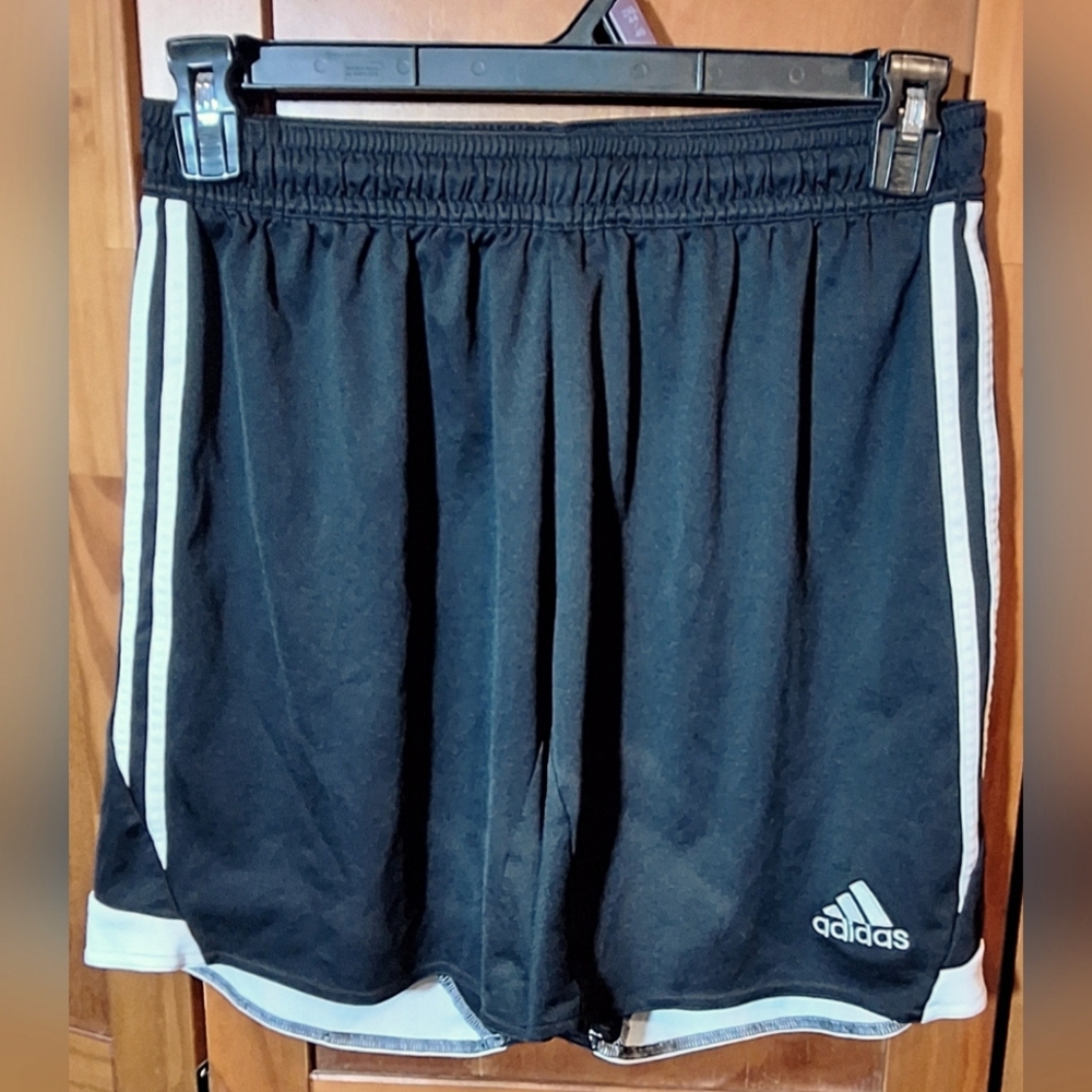 🩳ADIDAS Climacool shorts. Size L